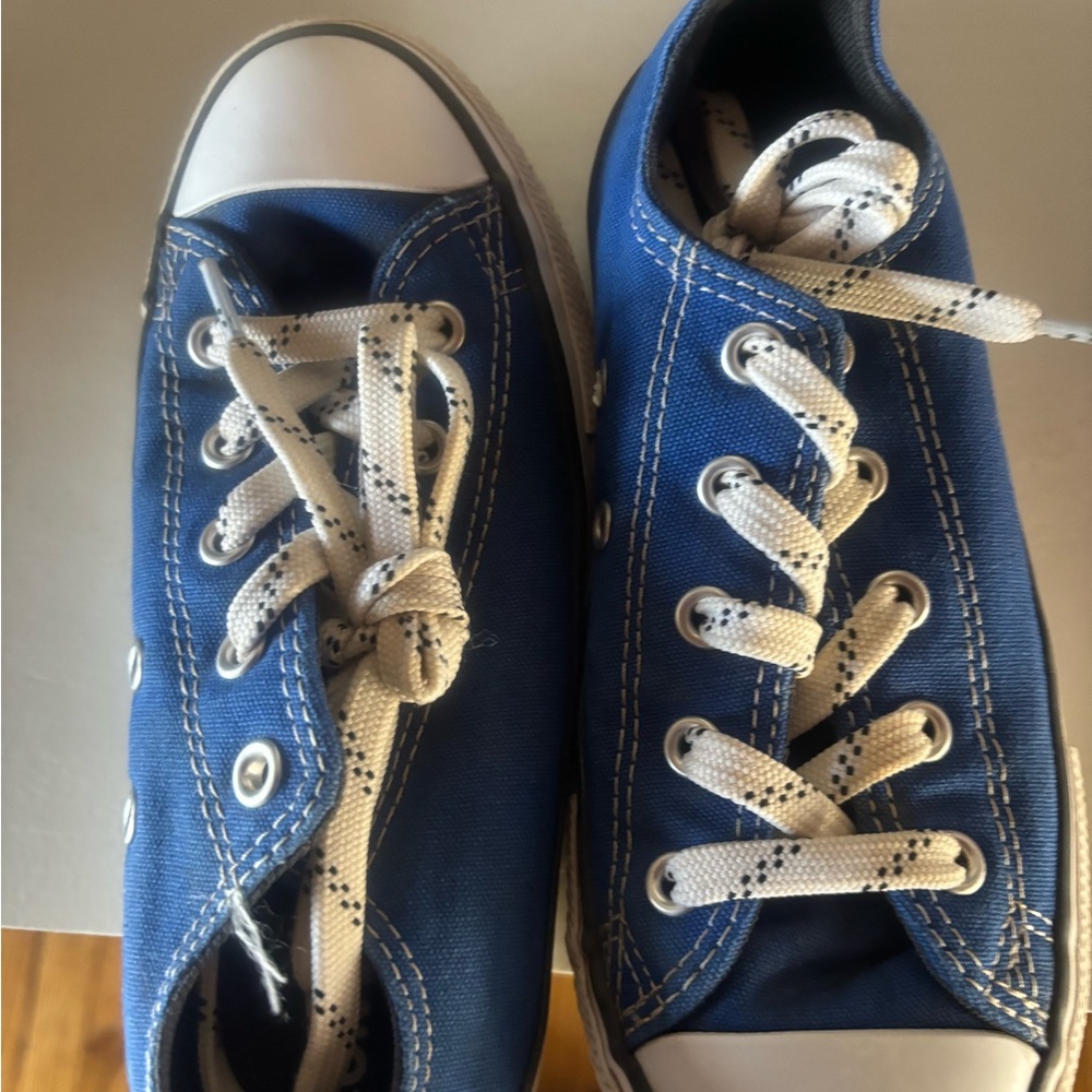 Boys Like New Converse size 12